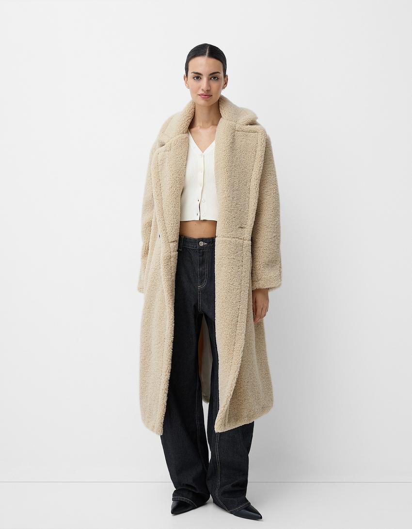 Lucie | Damen Oversized Teddyfell Wintermantel mit Reverskragen & Knopfleiste in Beige