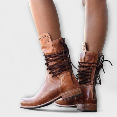 Carmen – Aruna Tahi Stiefel