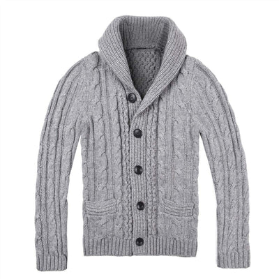 Herren Strickjacke mit elegantem Zopfmuster und praktischen Taschen Heidi-Mode