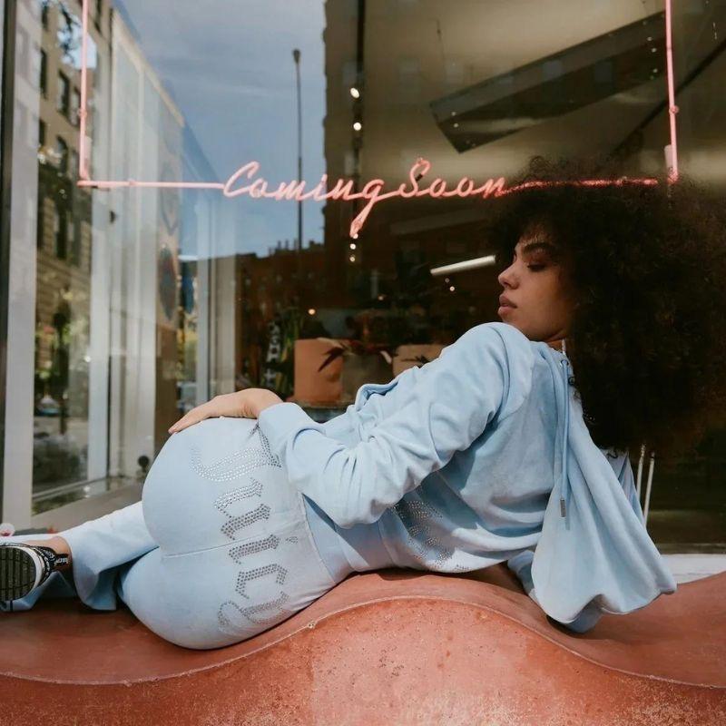 Sahari – Juicy Trainingsanzug mit Glanzeffekt