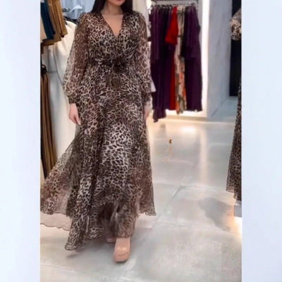 Nalera – Elegantes Maxikleid Mit Leoparden Muster