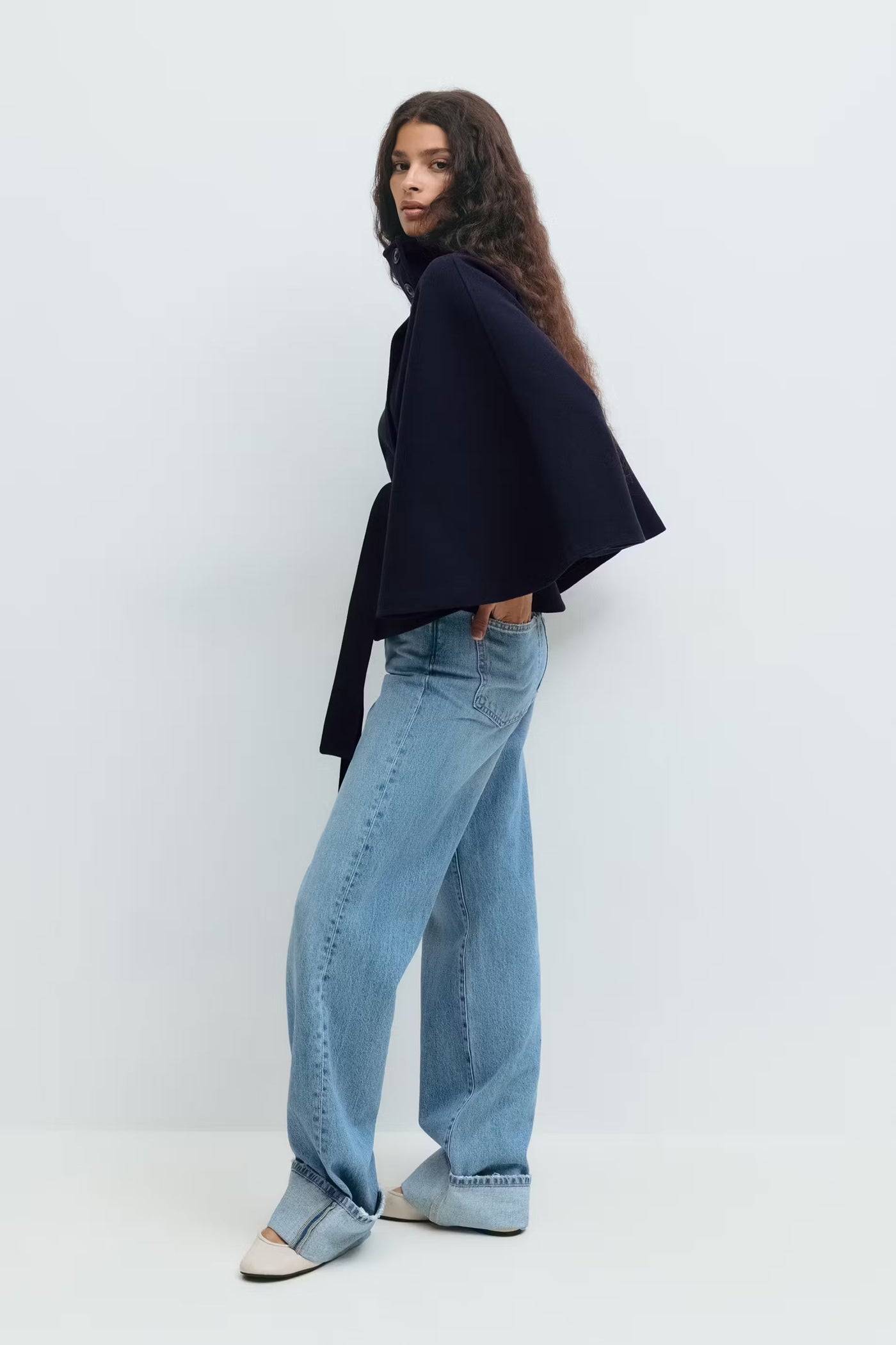 Damen Cape Jacke Mit Modernem Design