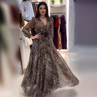 Nalera – Elegantes Maxikleid Mit Leoparden Muster