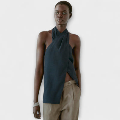 Hannah - Blauer Halter Neck Top mit Rückenausschnitt