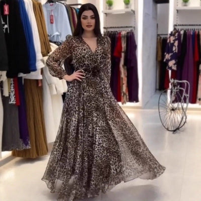 Nalera – Elegantes Maxikleid Mit Leoparden Muster