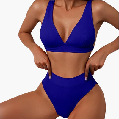 Geripptes Damen-Bikini-Set mit breiten Trägern für den Sommer
