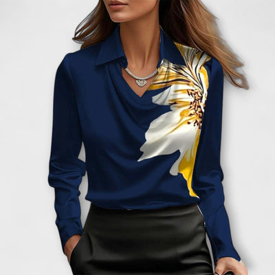 Lira - Schimmernde Bluse mit Rüschendetail am Kragen