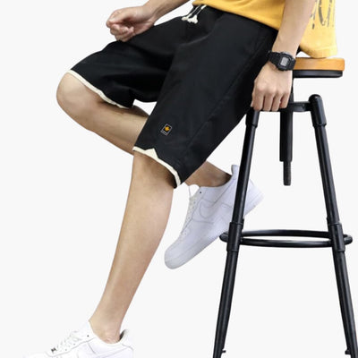 Herren Jogger Shorts mit Kordelzug und kontrastiertem Saum