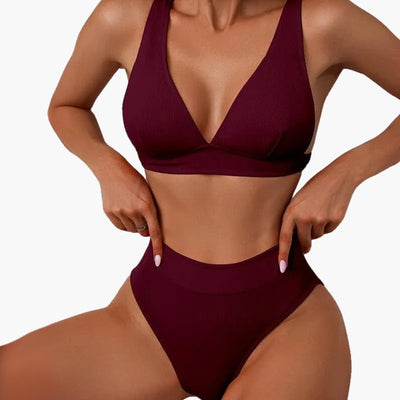 Geripptes Damen-Bikini-Set mit breiten Trägern für den Sommer
