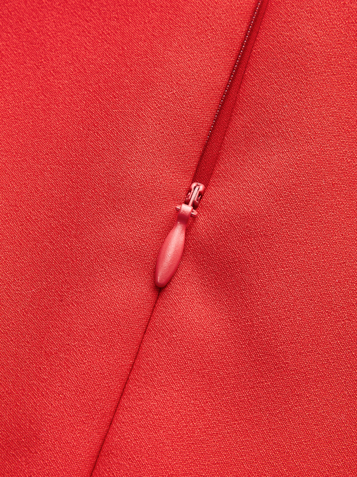 Elegantes Ärmelloses Mini-Kleid mit Falten und Metallknöpfen