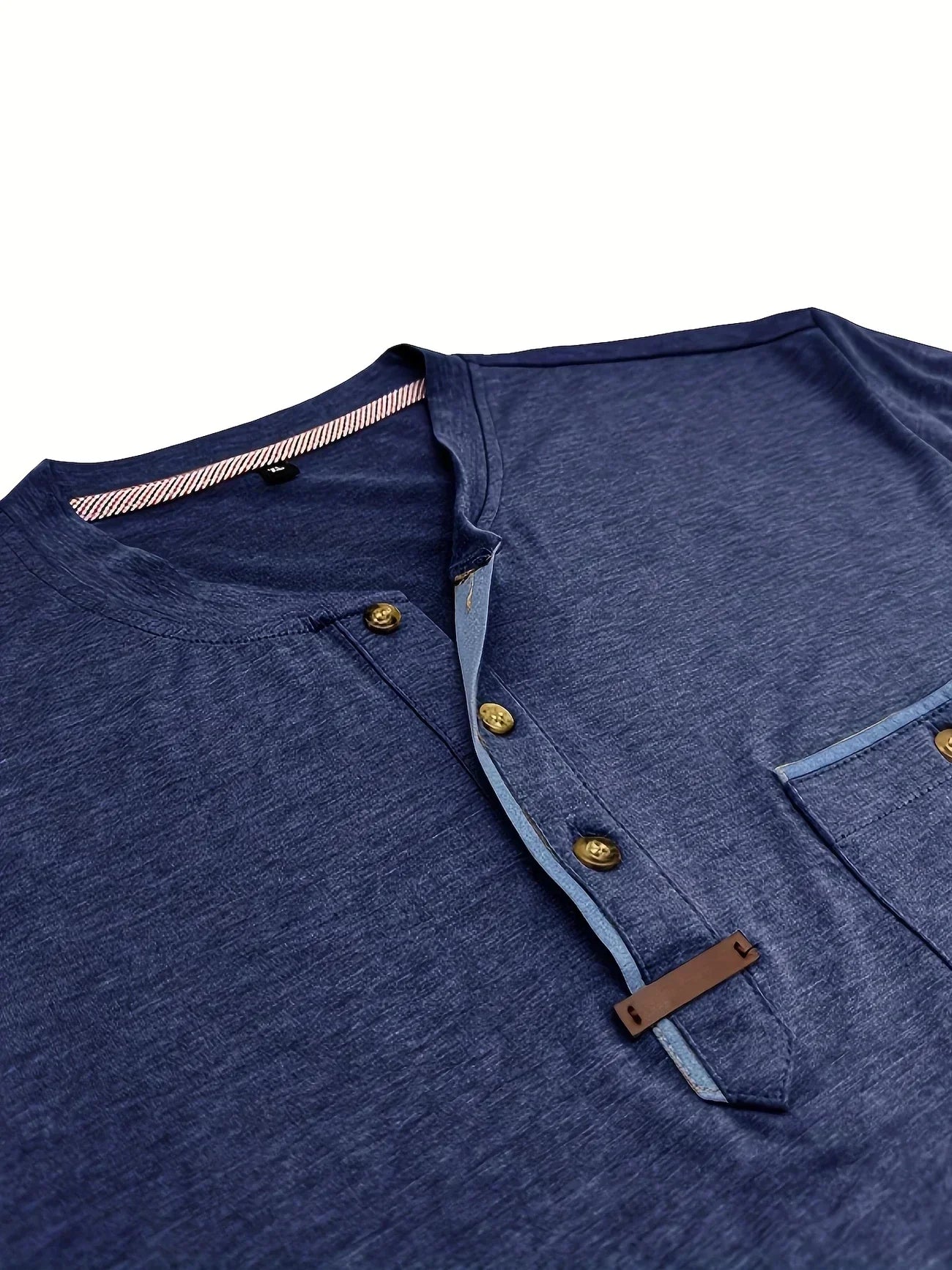 Lässiges T-Shirt mit Brusttasche