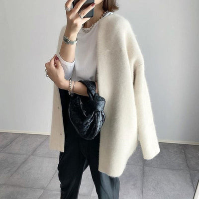Elegante Damen Strickjacke – mit Taschen und Rundhalsausschnitt aus Acryl, lockere Passform