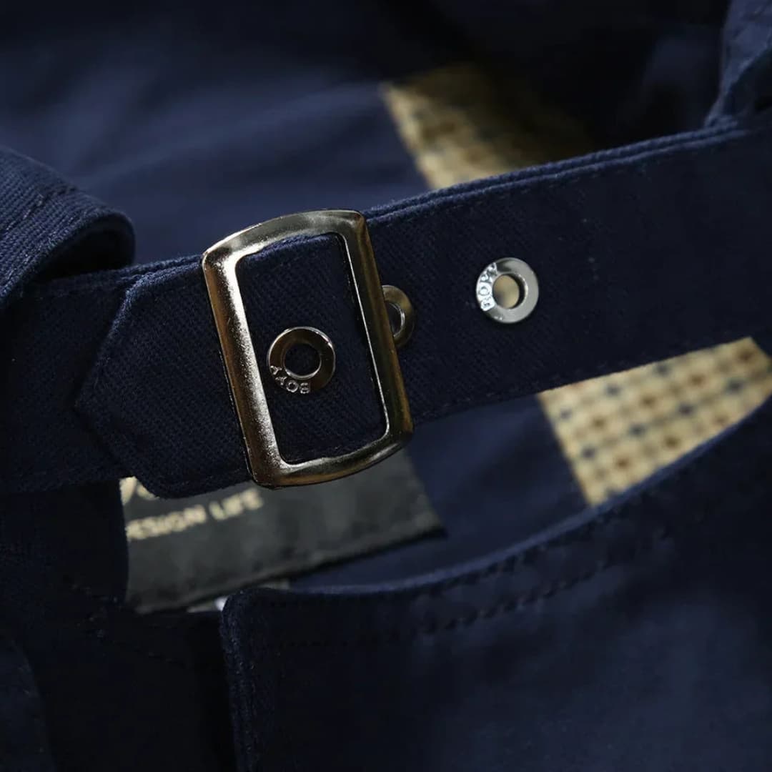 Herren Trench coat mit Knopfverschluss und Taschen Details