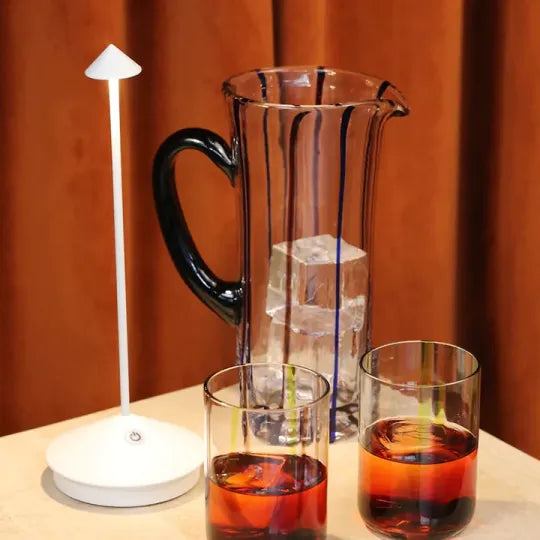 Kabellose LED-Tischleuchte mit Dimmfunktion und wasserabweisendem Design – moderne Tischleuchte für den Innen- und Außenbereich