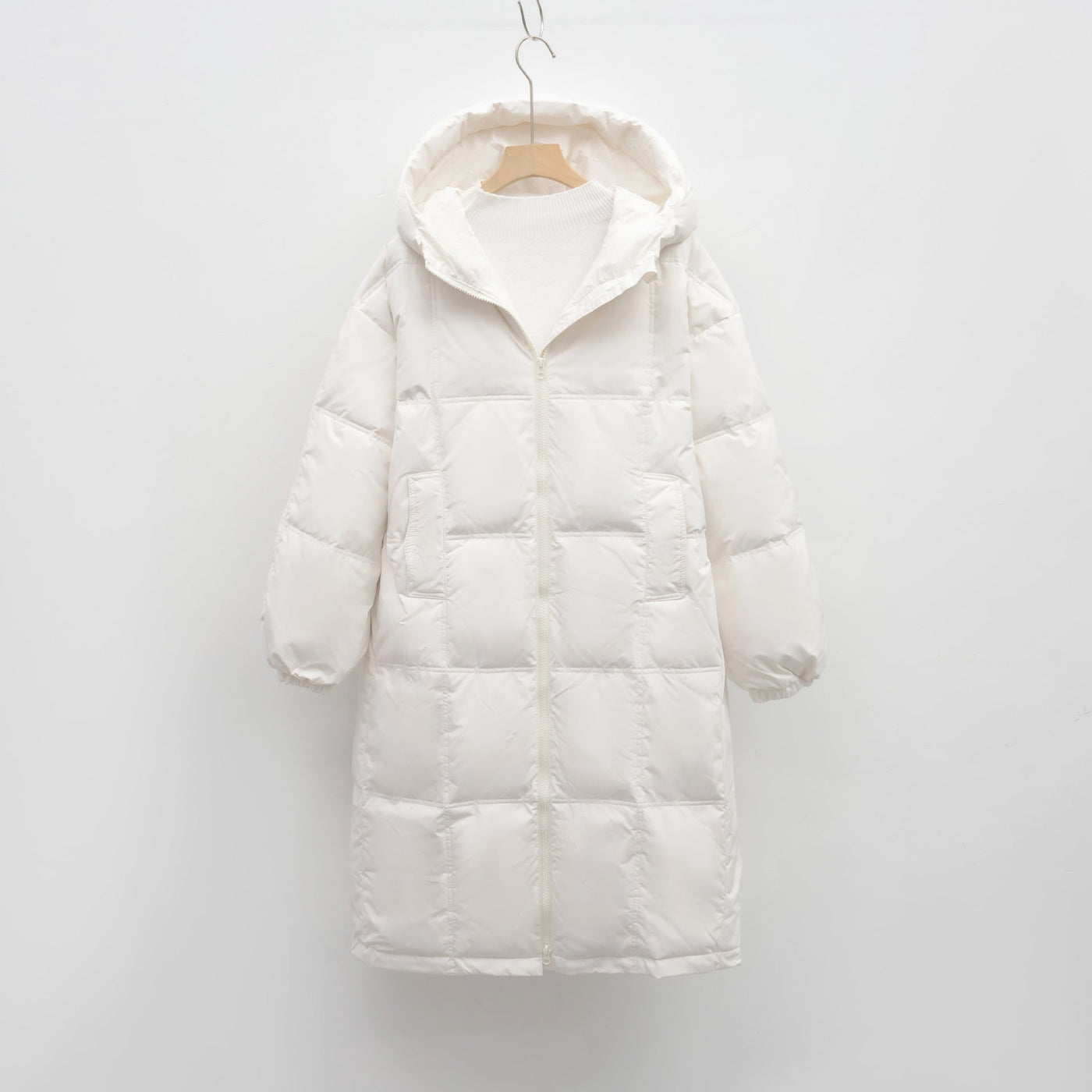 Damen Wintersteppmantel mit Kapuze und praktischen Reißverschlusstaschen Heidi-Mode