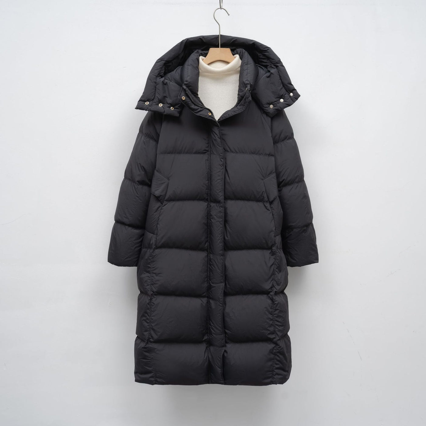 Damen Lange Daunenjacke mit verstellbarer Kapuze und luxuriösem Innenfutter Heidi-Mode