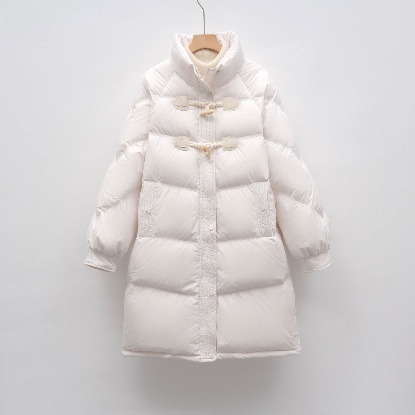 Damen modischer Langmantel mit eingearbeiteten Knöpfen und voluminösem Schnitt Heidi-Mode