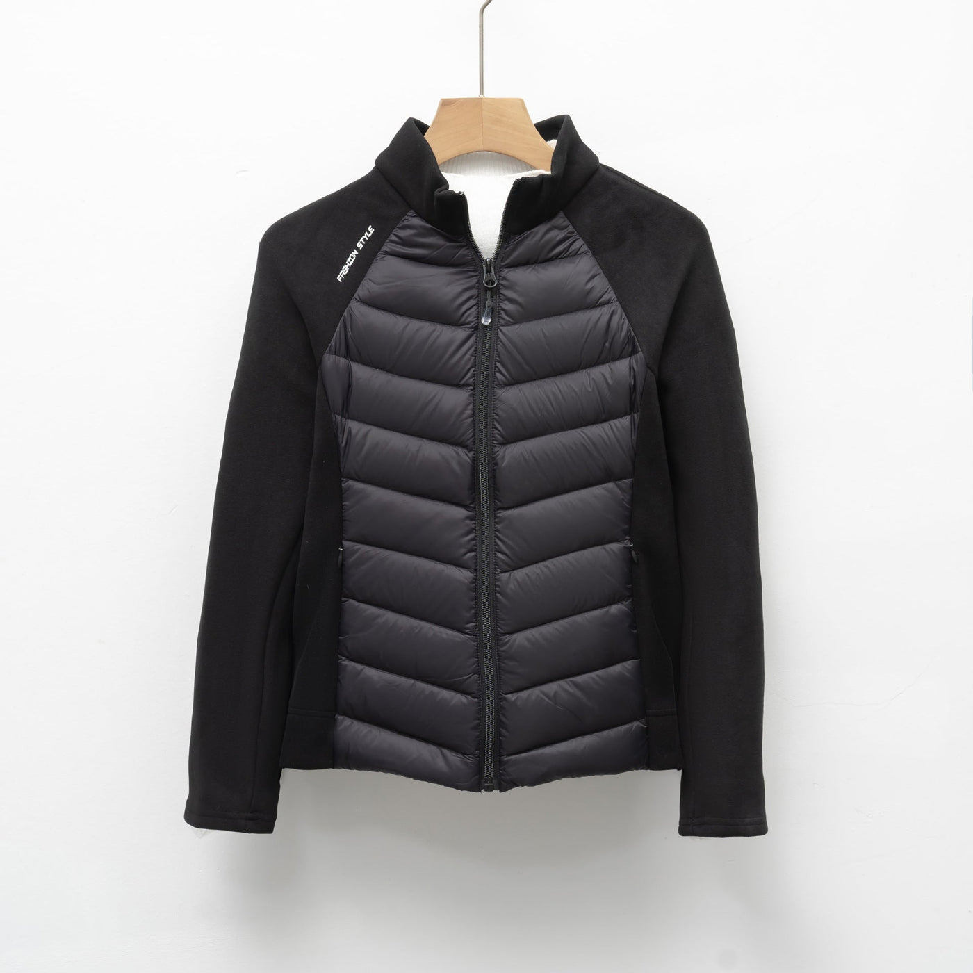 Damen gesteppte Sportjacke mit hohem Kragen und funktionalen Reißverschlusstaschen Heidi-Mode