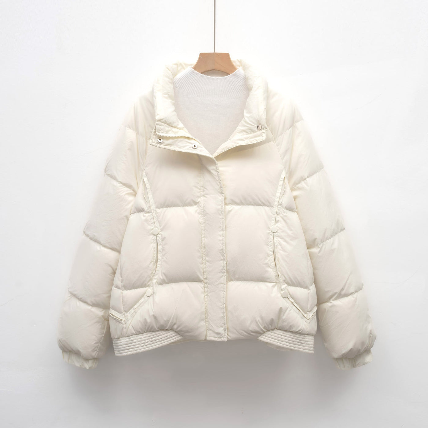 Damen Voluminöse Steppjacke mit modernem Kragen und praktischen Taschen Heidi-Mode