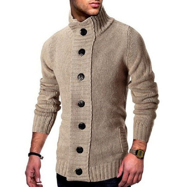 Herren Strickjacke mit hohem Kragen und markanten Knopfdetails Heidi-Mode