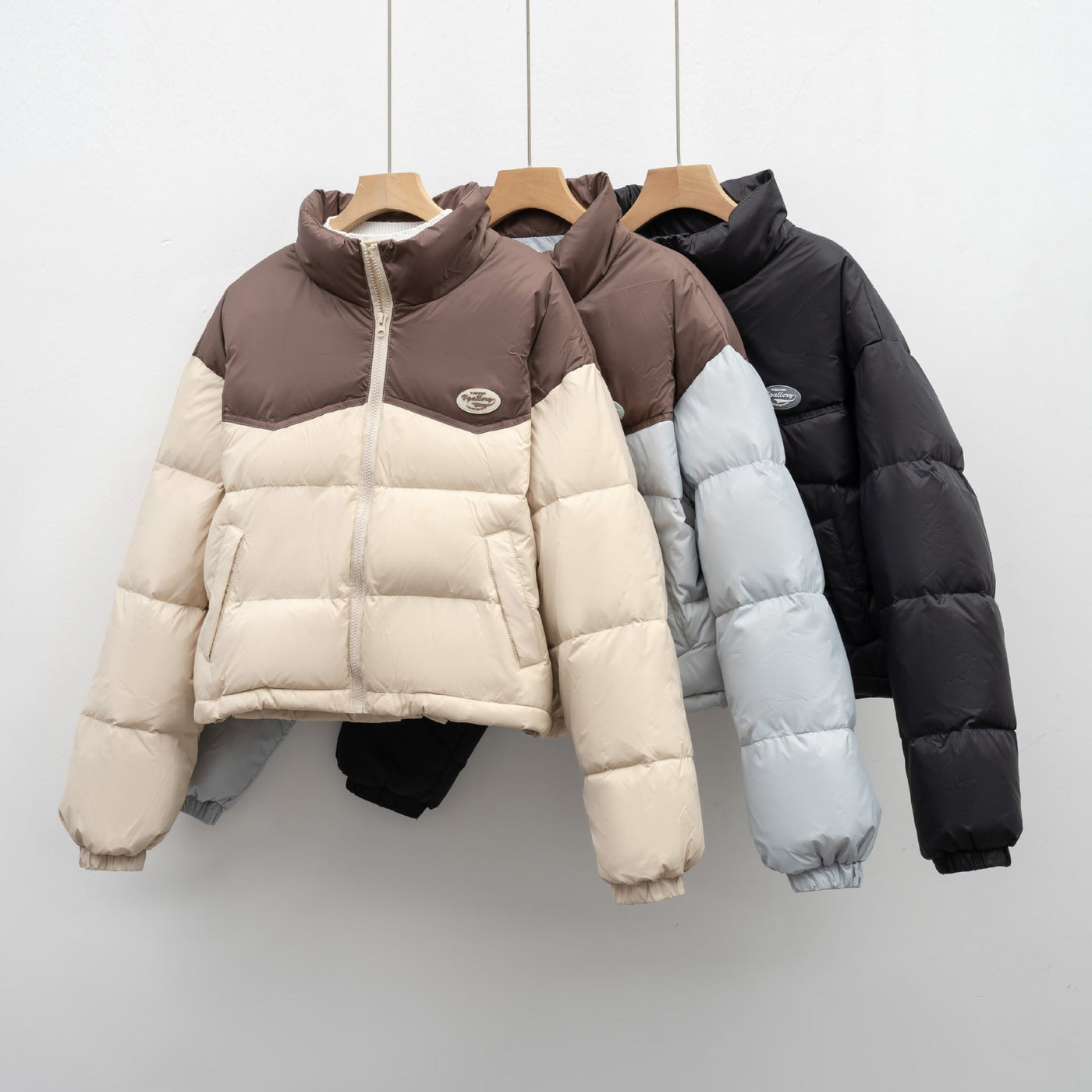 Damen modische kurz geschnittene Steppjacke mit hohem Kragen und praktischem Reißverschluss Heidi-Mode