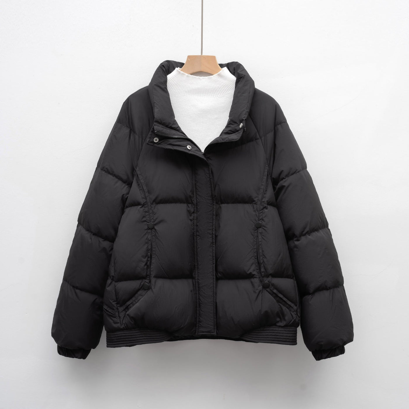 Damen Voluminöse Steppjacke mit modernem Kragen und praktischen Taschen Heidi-Mode