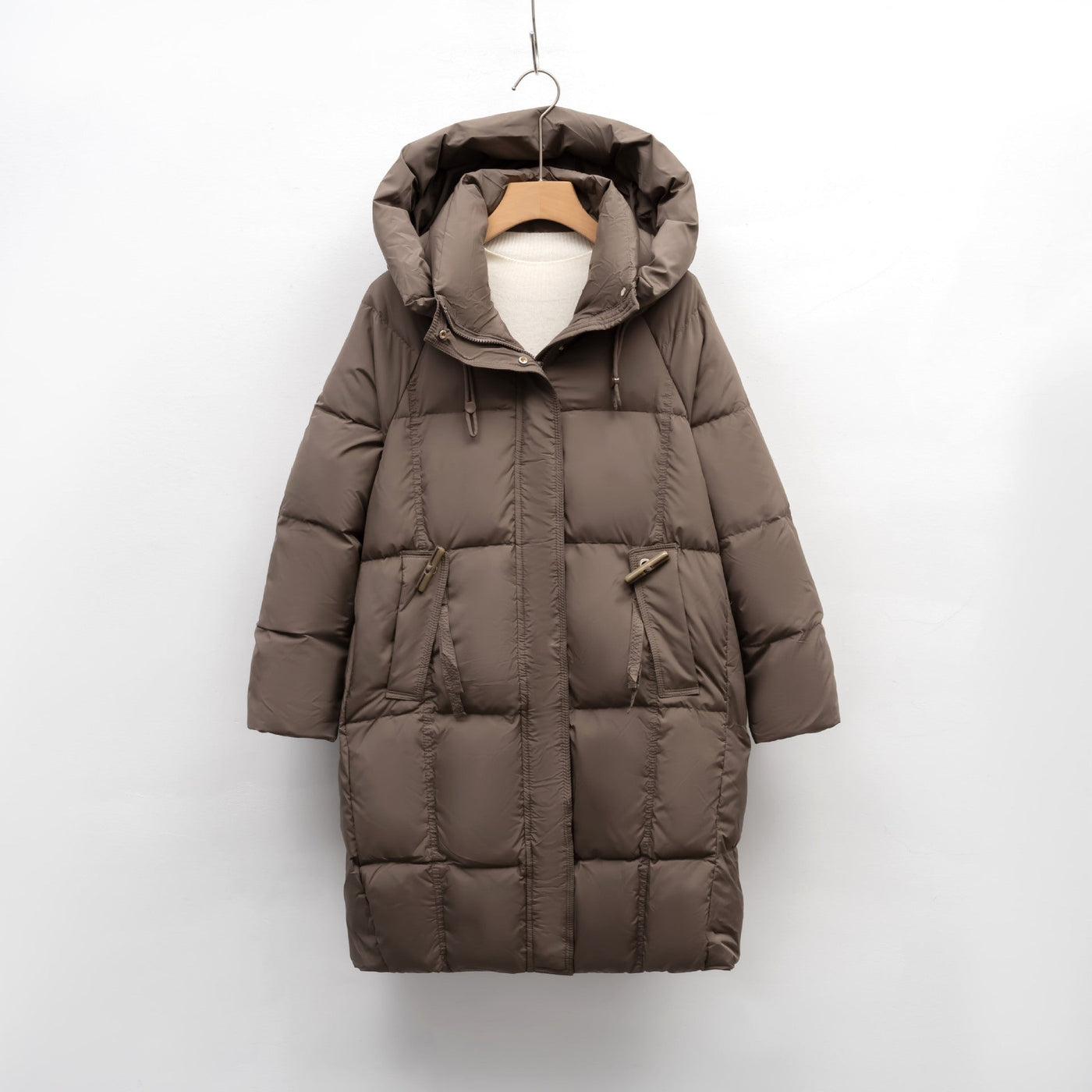 Damen isolierte Winterjacke mit großem Kapuzenkragen und funktionalen Taschen Heidi-Mode