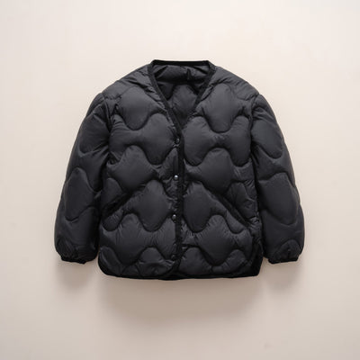 Damen gesteppte Daunenjacke mit modernen Wellenmustern und praktischen Taschen Heidi-Mode