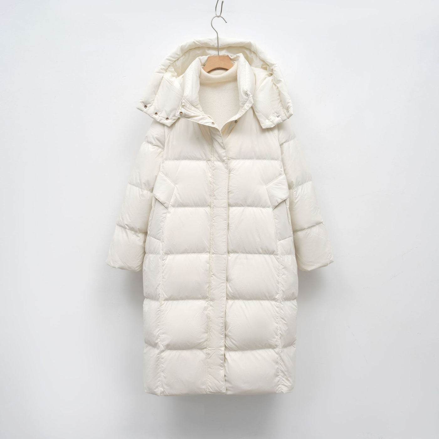 Damen Lange Daunenjacke mit verstellbarer Kapuze und luxuriösem Innenfutter Heidi-Mode