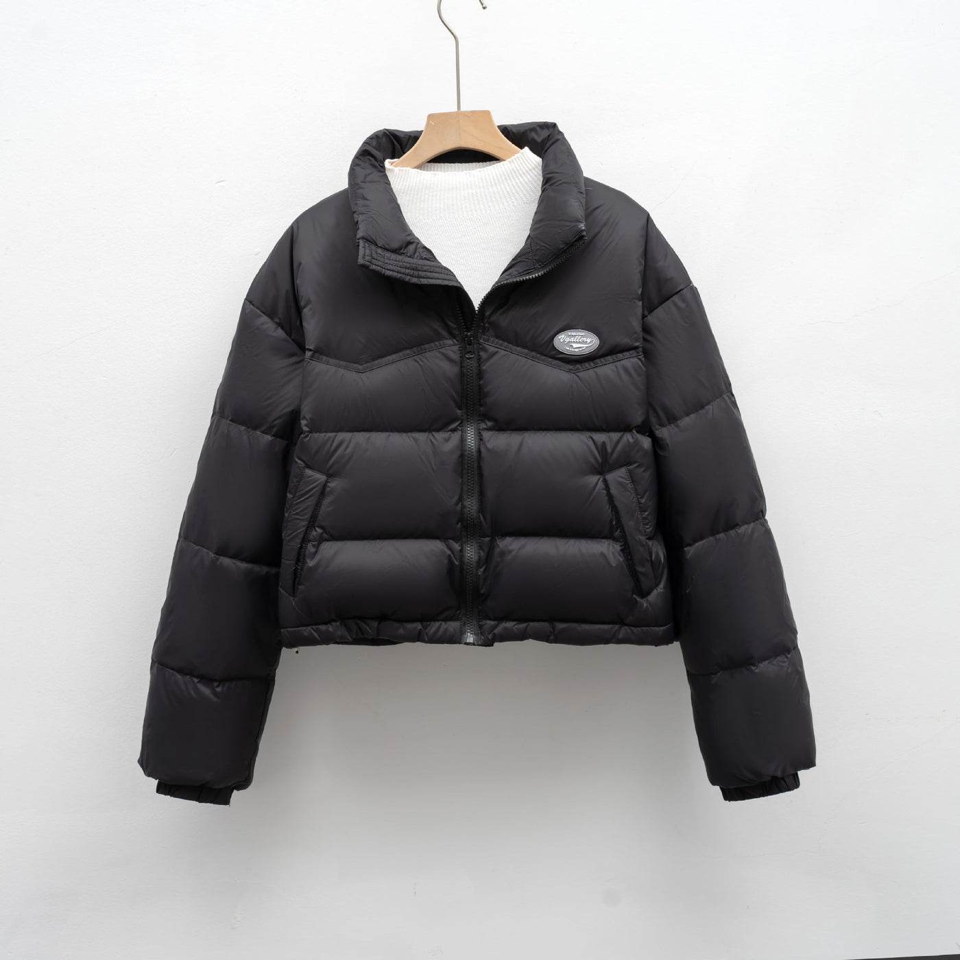 Damen modische kurz geschnittene Steppjacke mit hohem Kragen und praktischem Reißverschluss Heidi-Mode