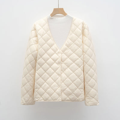 Damen gesteppte Übergangsjacke mit modernem V-Ausschnitt und knöpfbarem Verschluss Heidi-Mode