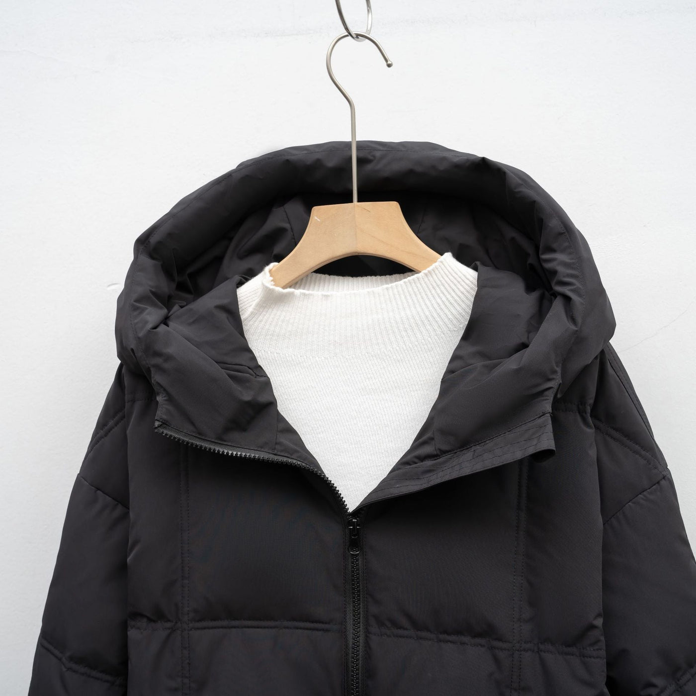 Damen Wintersteppmantel mit Kapuze und praktischen Reißverschlusstaschen Heidi-Mode