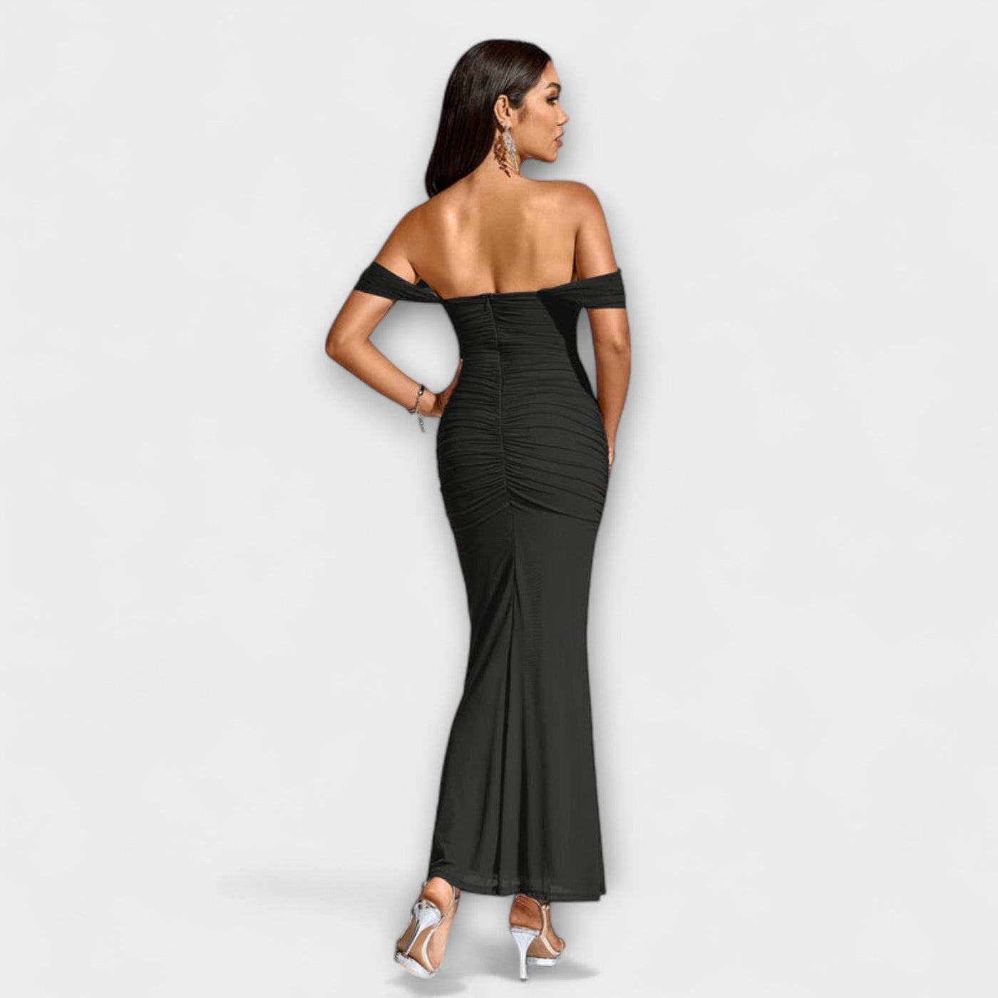 Ione - Off-Shoulder Raffung Bodycon Kleid
