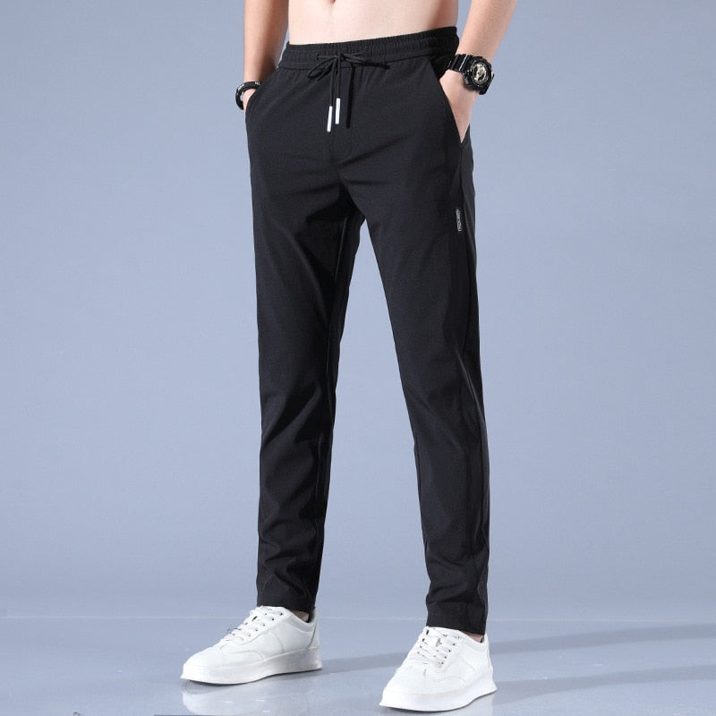 Sahari – Herren Jogginghose Slim Fit mit Kordelzug & Taschen