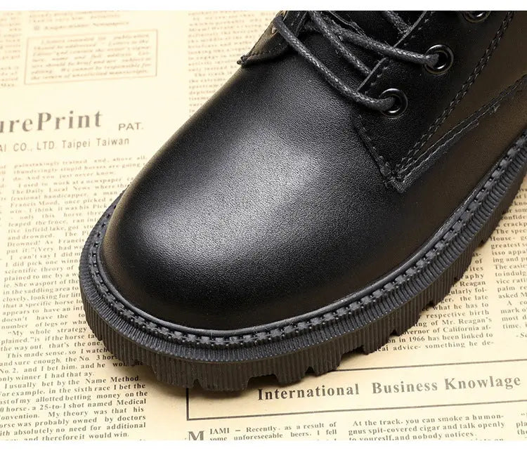 Magdalena | Damen Schnürstiefeletten in Schwarz mit Leder-Optik, Warmfutter & Profilsohle