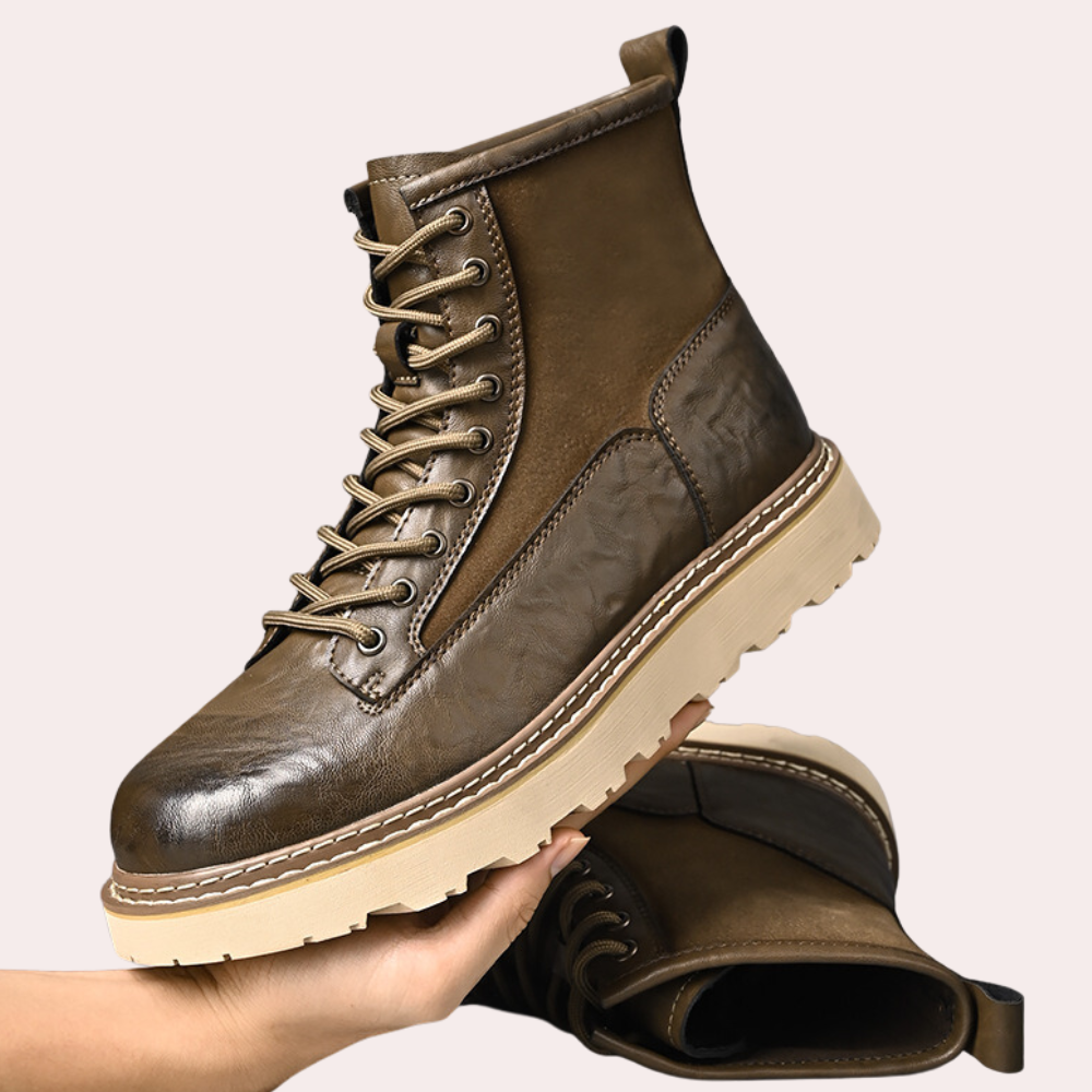 Schwarze Herrenstiefel mit modernem Outdoor-Stil