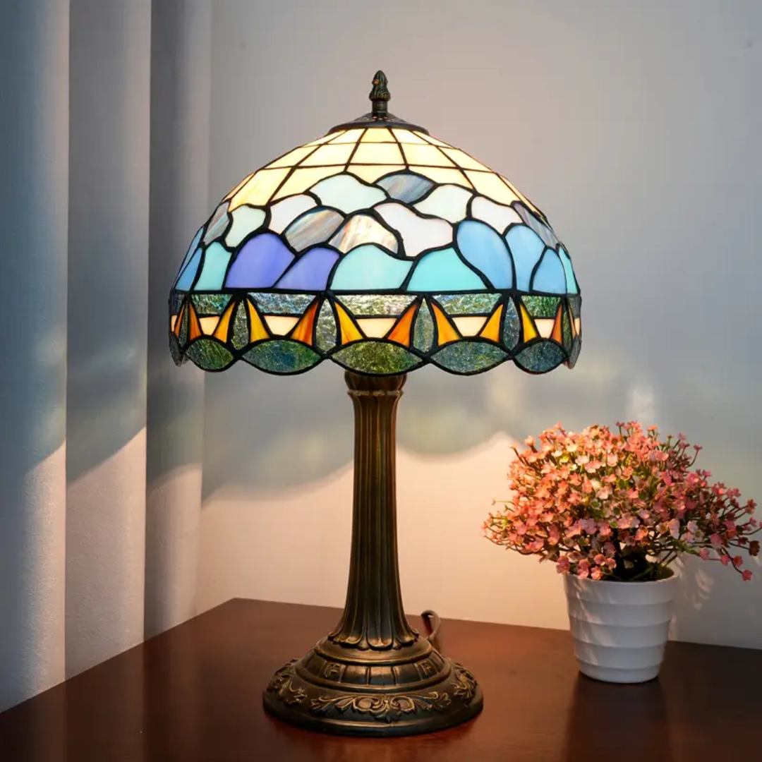 Buntglaslampe im Rosendesign