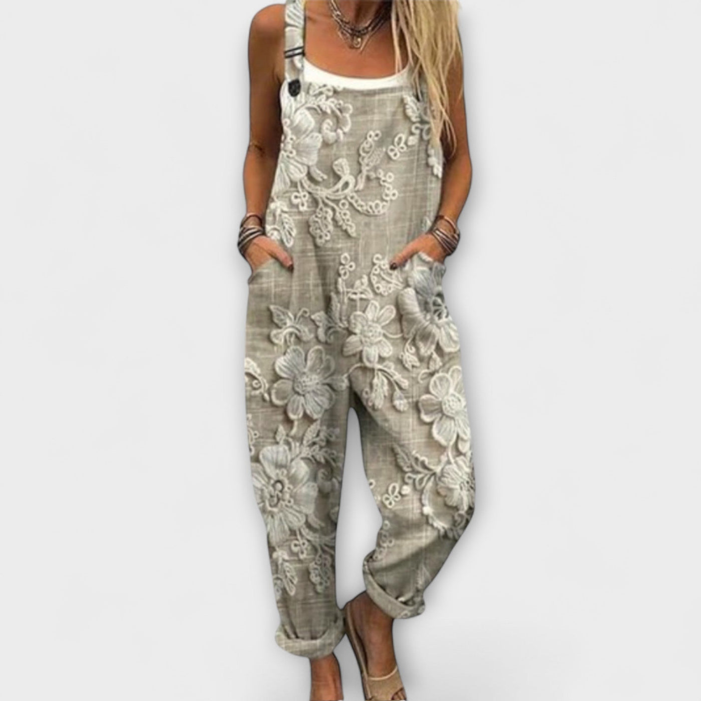 Liora - Bestickte Blumen-Trägerhose