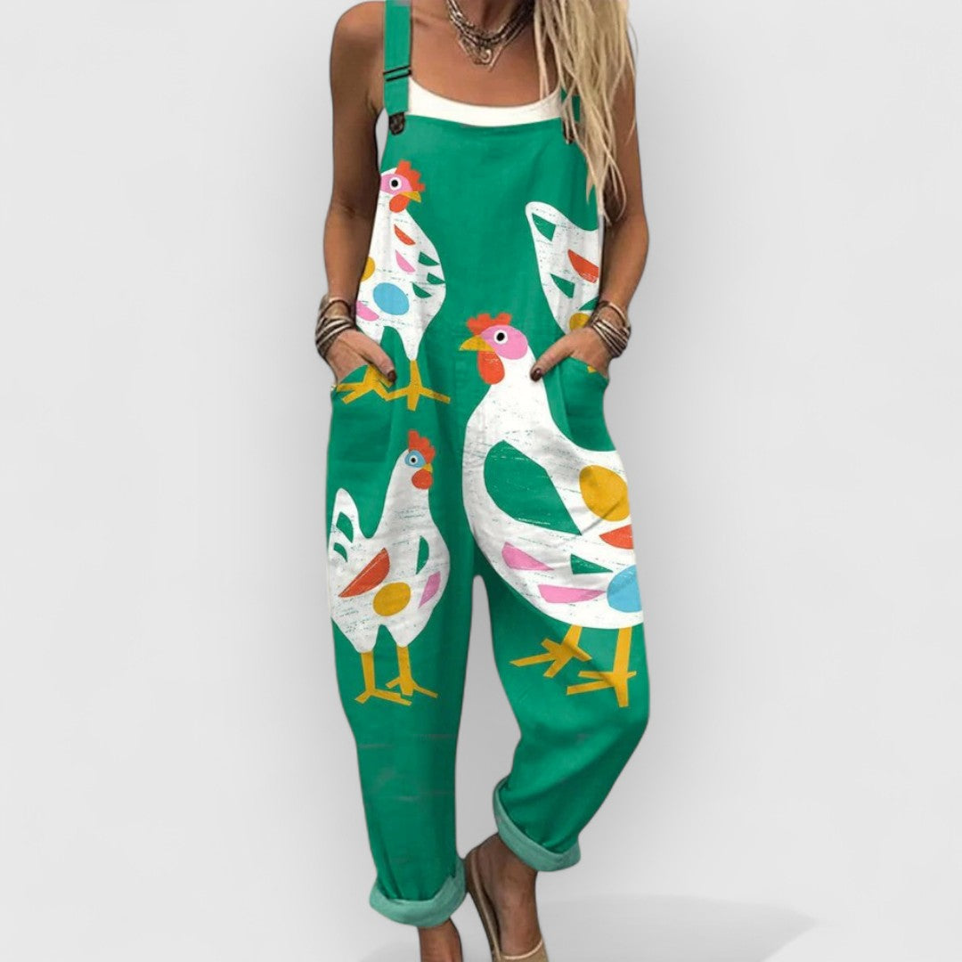 Ésmée - Latzhose mit fröhlichen Hühnermotiven