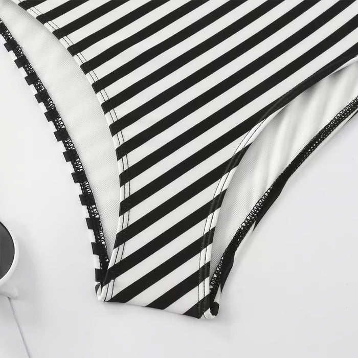 Jenna - Einteiliger Badeanzug Dissymmetrie