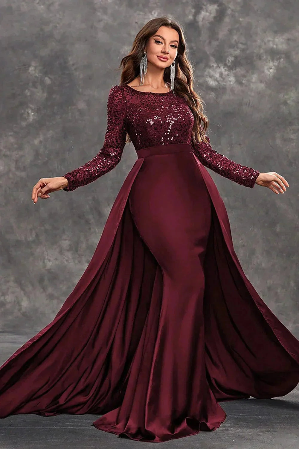 Damen Abendkleid mit Paillettenoberteil und fließendem Rock