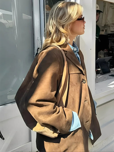 Braune Wildlederjacke für Damen mit Knopfleiste und Taschen