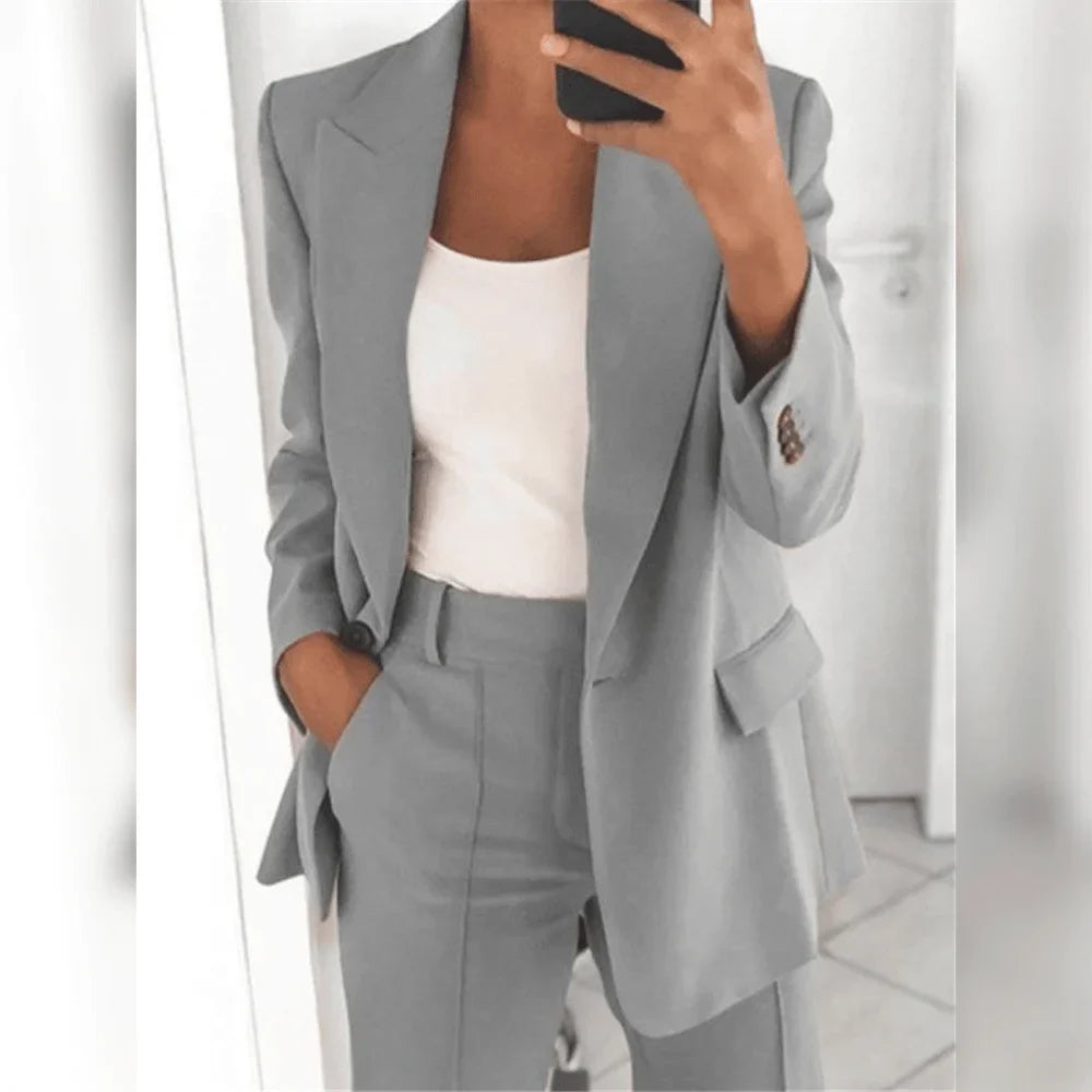 Damen Business Anzug mit geradem Schnitt und schlichtem Design