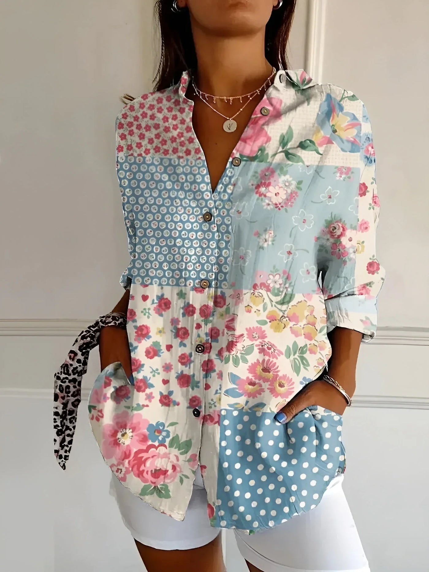 Damenbluse mit langen Ärmeln und floralem Muster