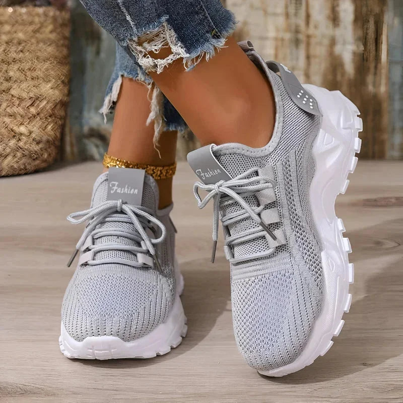 Damen Sneaker mit Strickdesign und verstärkter Sohle