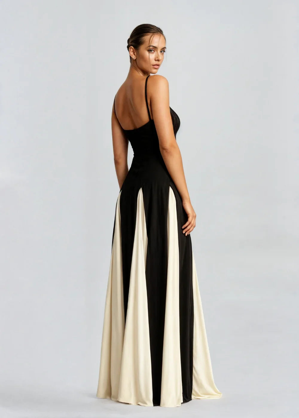 Damen Maxikleid in Schwarz und Creme mit fließendem Schnitt
