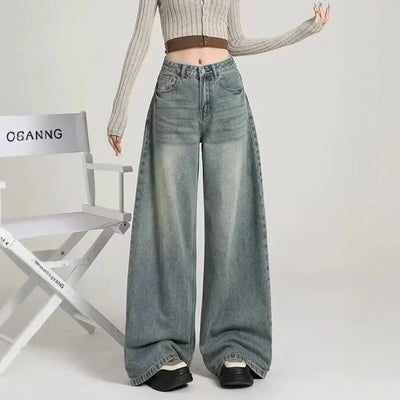 Weite Damenjeans im Washed-Look mit hoher Taille