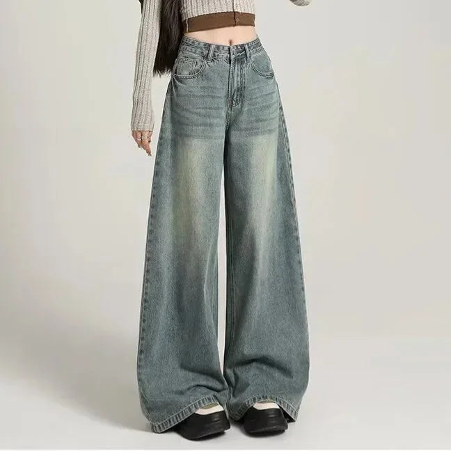 Weite Damenjeans im Washed-Look mit hoher Taille