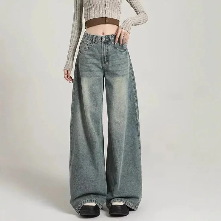Weite Damenjeans im Washed-Look mit hoher Taille