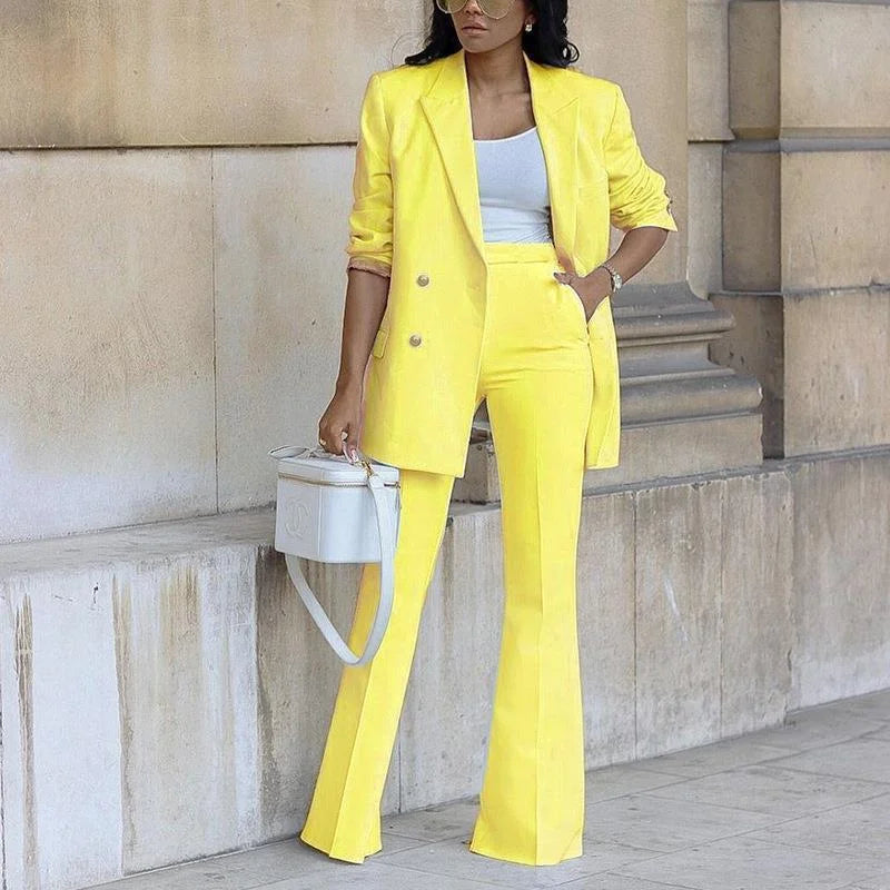 Zweiteiliger Damenanzug mit Blazer und weit geschnittener Hose